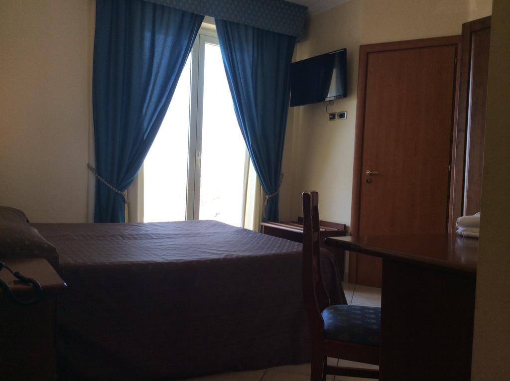 Cridda Hotel & Restaurant Джицерия Стая снимка
