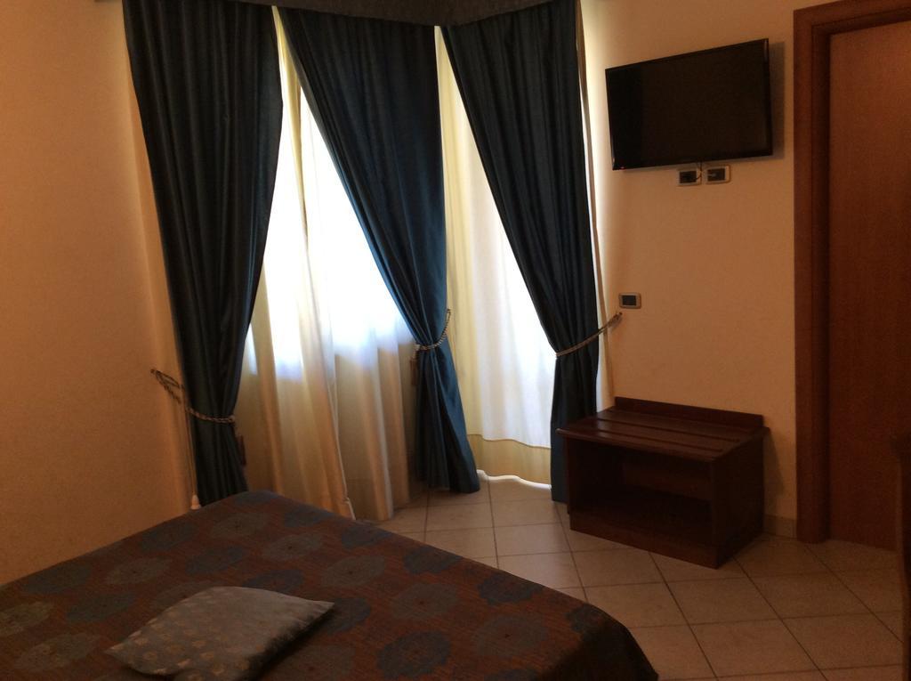 Cridda Hotel & Restaurant Джицерия Стая снимка