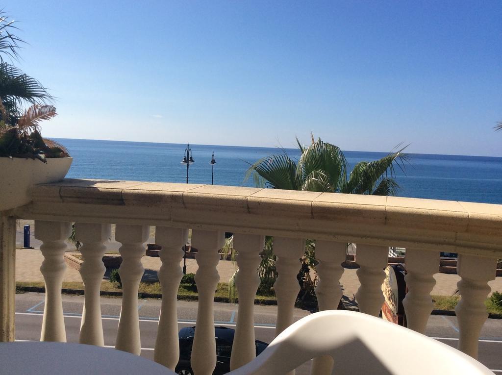 Cridda Hotel & Restaurant Джицерия Екстериор снимка