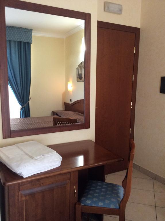 Cridda Hotel & Restaurant Джицерия Стая снимка