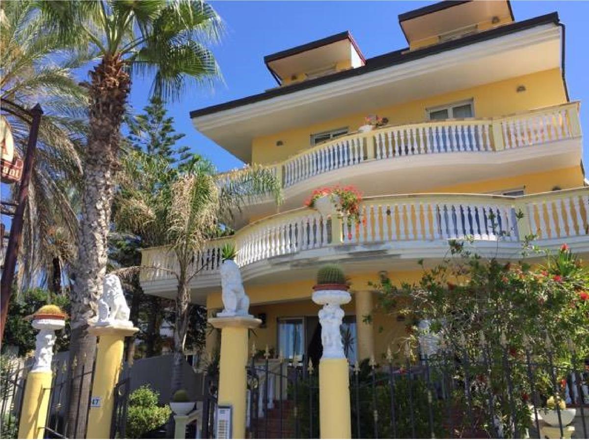 Cridda Hotel & Restaurant Джицерия Екстериор снимка
